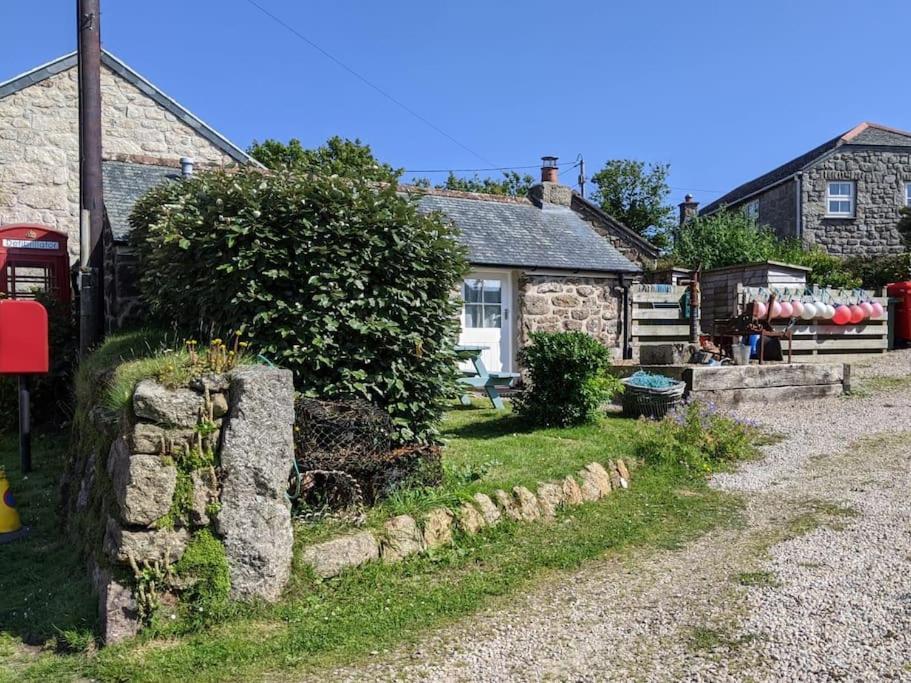 Little Barn Near Treen Cliffs And Beach Saint Levan エクステリア 写真