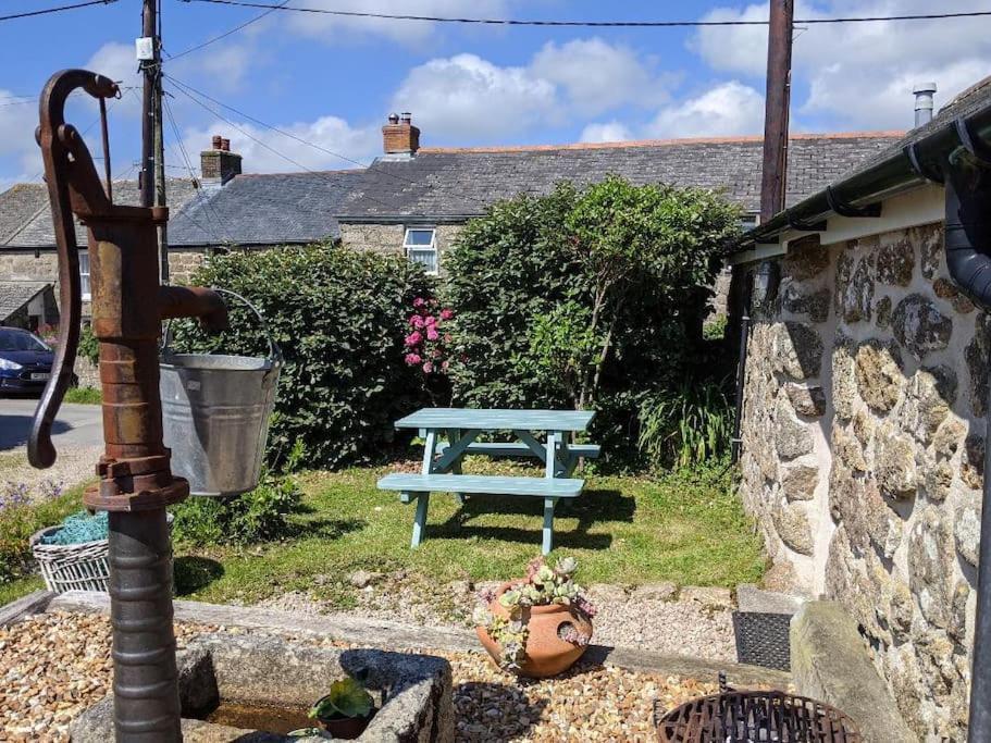 Little Barn Near Treen Cliffs And Beach Saint Levan エクステリア 写真